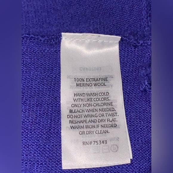 Tahari Extra Fine Merino Wool Cowl Neck Knit Sweater Women XS Cold Weather - Picture 4 of 6